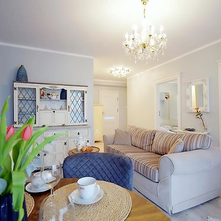 Miodowy Dom Exspanse Apartament 2 Lub 3 Pokoje Z Tarasem I Parkingiem Колобжег Екстериор снимка