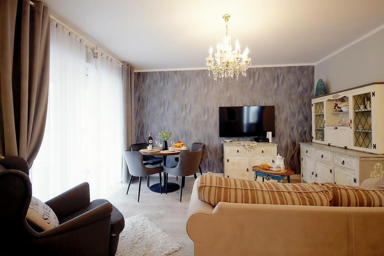 Miodowy Dom Exspanse Apartament 2 Lub 3 Pokoje Z Tarasem I Parkingiem Колобжег Екстериор снимка