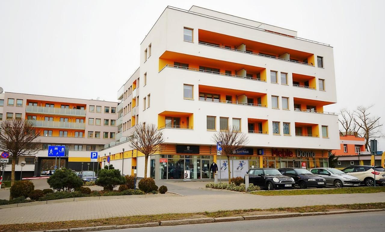 Miodowy Dom Exspanse Apartament 2 Lub 3 Pokoje Z Tarasem I Parkingiem Колобжег Екстериор снимка