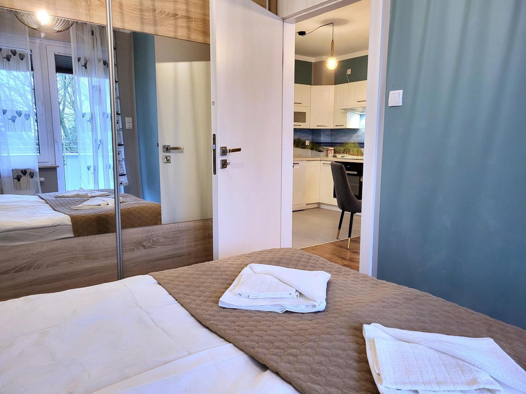 Miodowy Dom Exspanse Apartament 2 Lub 3 Pokoje Z Tarasem I Parkingiem Колобжег Екстериор снимка