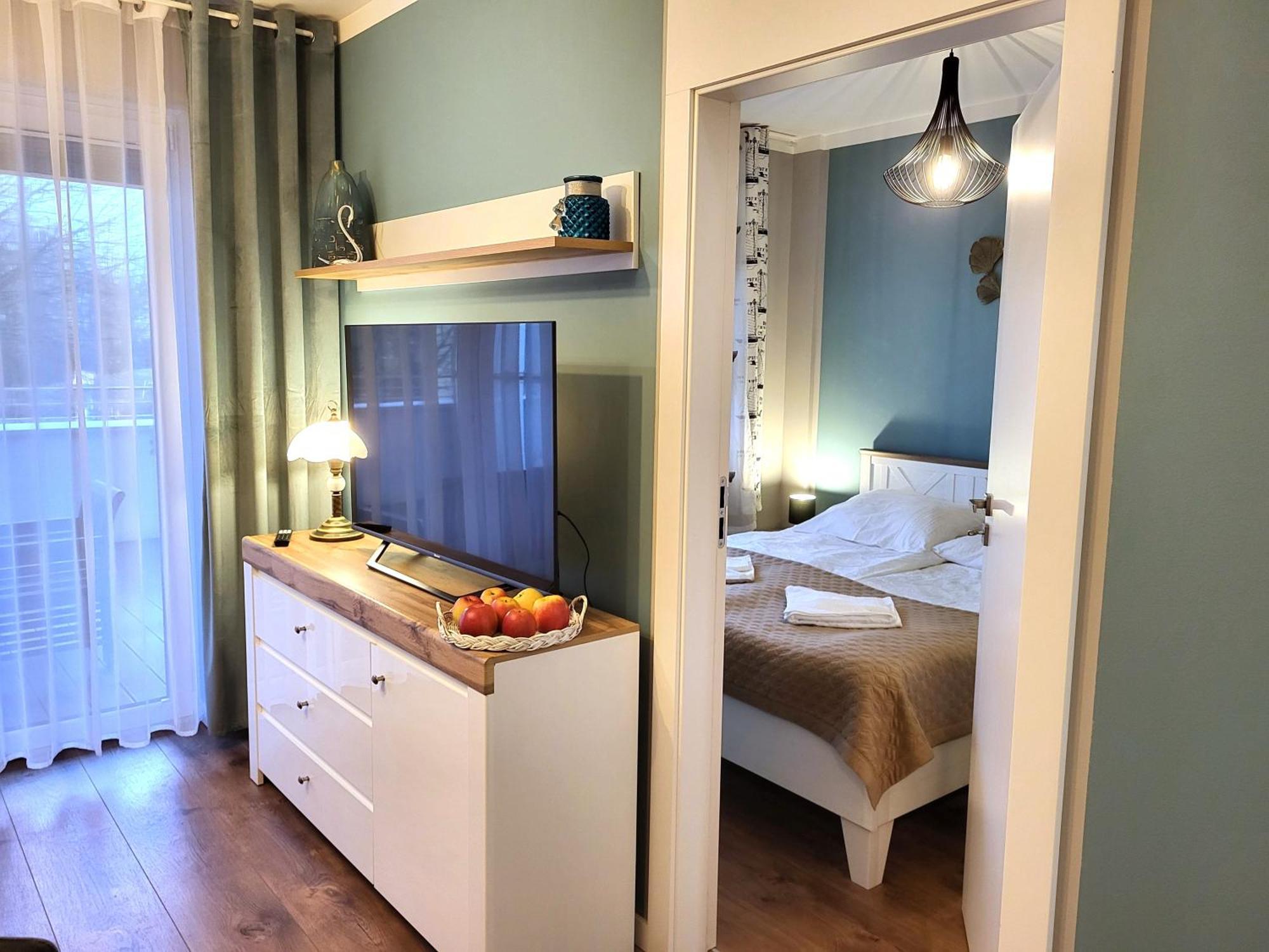 Miodowy Dom Exspanse Apartament 2 Lub 3 Pokoje Z Tarasem I Parkingiem Колобжег Екстериор снимка