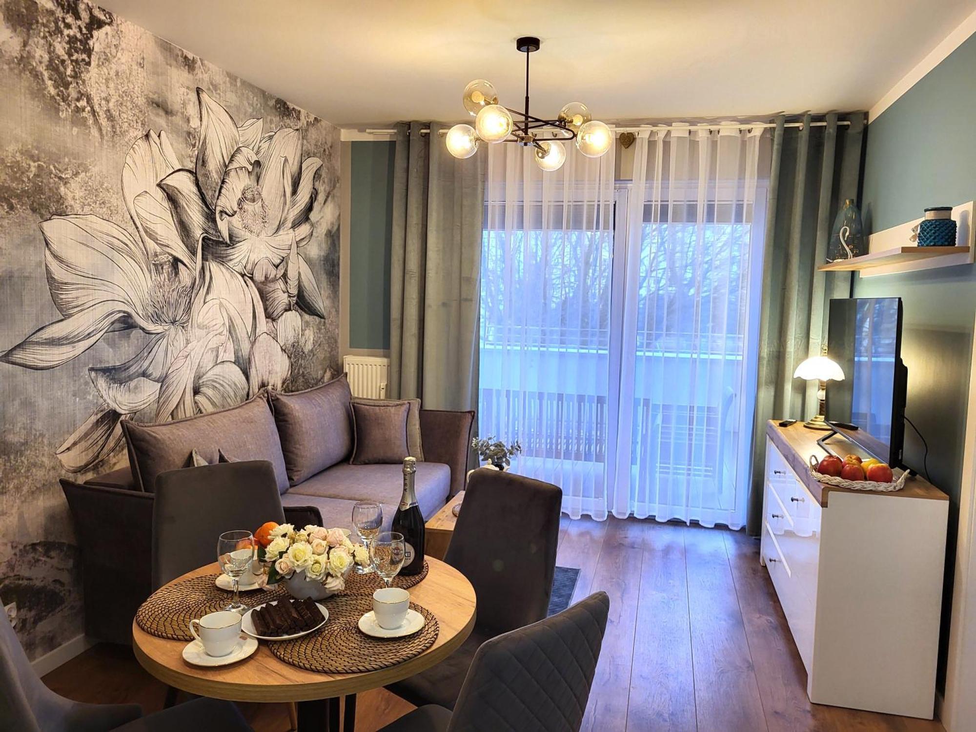 Miodowy Dom Exspanse Apartament 2 Lub 3 Pokoje Z Tarasem I Parkingiem Колобжег Екстериор снимка